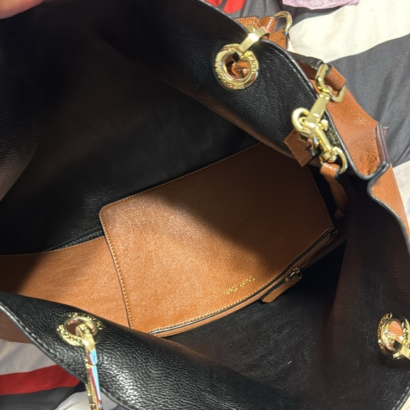 Calvin Klein - Picture 4 of 5